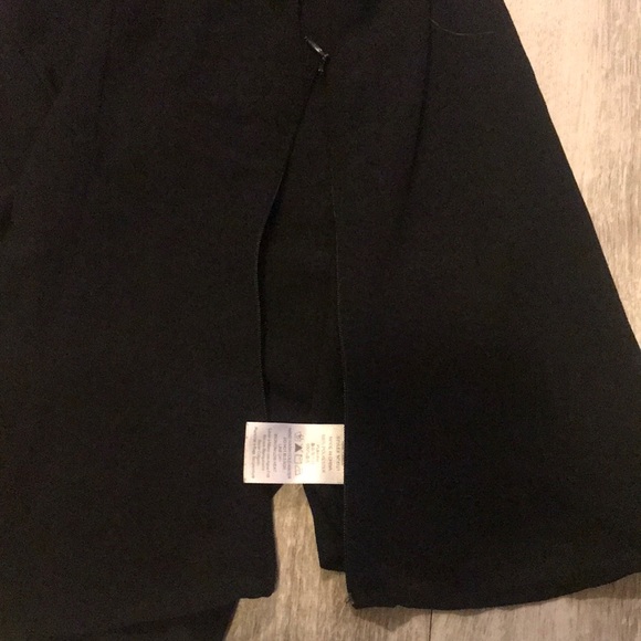 Black sleeveless blouse - Picture 4 of 8